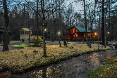 Image de Putt Putt Golf - EXPÉRIENCE De Jeu De Pirate Ship - Creek - Localisation - Juste RÉNOVÉ