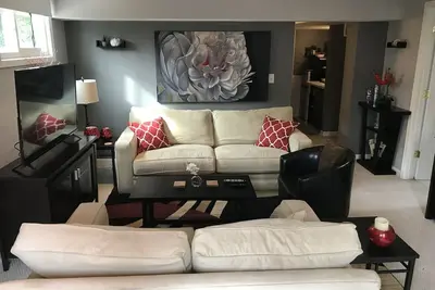 Image de Suite spacieuse à Arlington, à quelques minutes de Dc / Dca