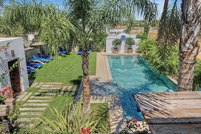 Image de Charmant appartement avec piscine, terrasse, climatisation et Wi-Fi