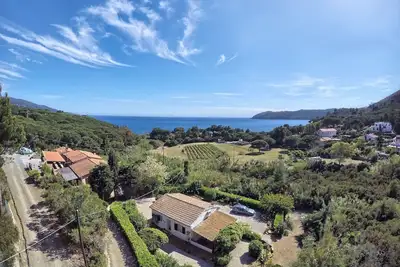 Image de Appartement de vacances \"Il Giardino Nel Sole Trilo\" avec climatisation, jardin et terrasse