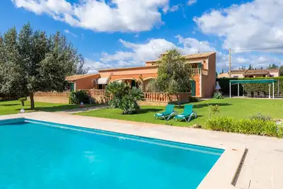 Image de Maison de vacances rustique Es Fasser avec piscine, jardin, terrasses et Wi-Fi
