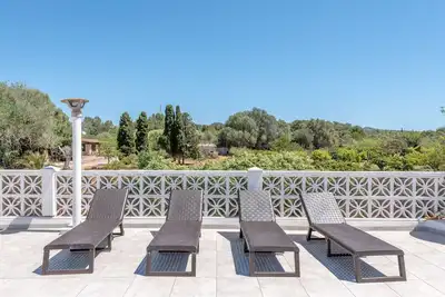 Image de Maison de campagne modernisée avec terrasse sur le toit, jardin et Wi-Fi