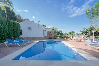 Image de Maison paisible Cortijo La Rijana avec piscine, vue imprenable, terrasse, Wi-Fi