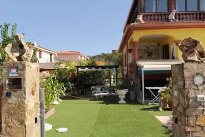 Image de Appartement de vacances méditerranéen avec jardin et terrasse ; animaux de compagnie admis