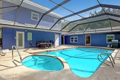 Image de 5 Bed 4 Bath Pool/Spa Home Sleeps 14+