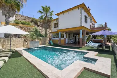 Image de Maison de vacances tranquille Cortijo la Encina avec piscine, climatisation, Wi-Fi et terrasses