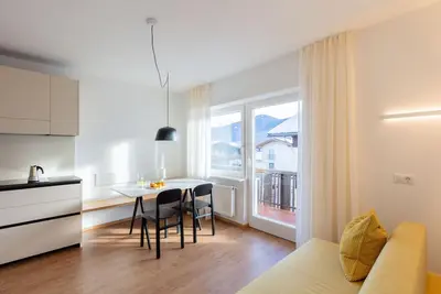Image de Appartement moderne \"Hus Apartment - Nr. 2\" avec balcon, jardin et Wi-Fi