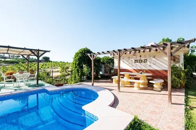 Image de Charmante propriété de campagne avec piscine, terrasses, jardin et Wi-Fi.