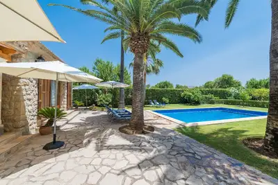 Image de Villa de campagne en pierre naturelle – Villa Can Reure