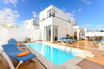 Image de Puerto del Carmen Beautiful holiday home with Heated Pool, Private Patio and Great Location