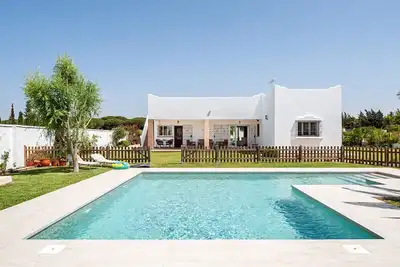 Image de Beautiful Home Short Drive from Beach with Pool, Terraces & Large Garden; Parking Available