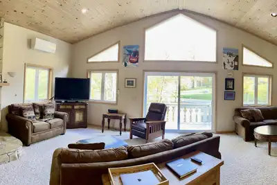 Image de Chalet des Montagnes Blanches avec bain à remous privé - Conway Nord / Terrain Story