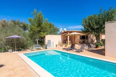 Image de Villa antique Finca Es Clonenell avec Wi-Fi, Jardin, Terrasse et Piscine ; Parking disponible, Animaux autorisés