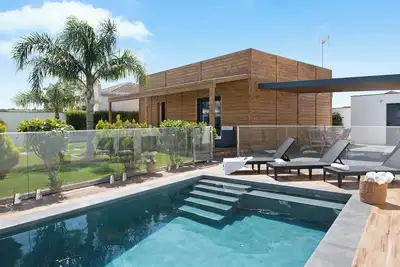 Image de Maison de vacances Villa Torre Nueva avec Wi-Fi, jardin, terrasse et piscine