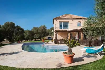 Maison de vacances rurale \"Lumalú\" Avec vue sur les montagnes et la nature