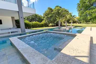 Image de Punta Cana Bachelor Party 6 Br Luxury Villa