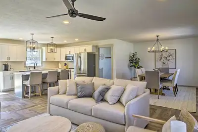 Image de Retreat w/ Deck ~ 9 Mi to Downtown Springfield