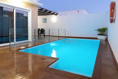 Image de Belle villa Eris avec Wi-Fi, jardin, terrasse et piscine.