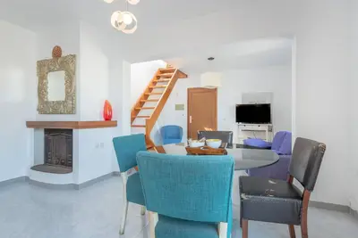 Image de Appartement \"Miramar\" avec vue sur la mer et la montagne, terrasse privée et Wi-Fi