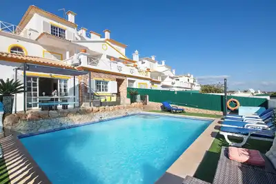 Image de Villa méditerranéenne \"Calipso\" avec Wi-Fi, terrasse et piscine