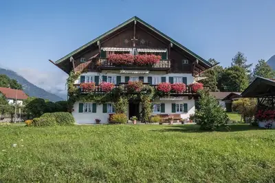Image de Magnifique appartement de vacances \"Zugspitzblick\" avec vue sur les montagnes, Wi-Fi et balcon