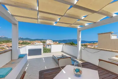Image de Appartement moderne Giglio avec vue sur la mer, vue sur les montagnes, Wi-Fi et terrasses