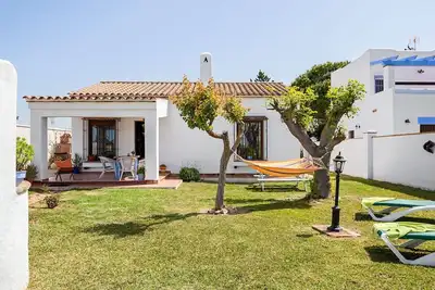 Image de Maison andalouse avec grand jardin, terrasse, Wi-Fi et climatisation