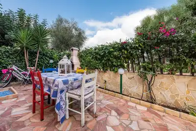 Image de Petite maison de vacances idyllique Lelu' avec jardin et terrasse