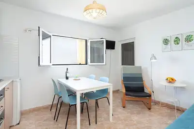 Appartement \"Eloisa 2\" sur la plage dans la vieille ville avec vue sur l'océan et Wi-Fi