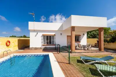 Image de Rustic Home Close to Beach with Pool, Terrace, Garden & Wi-Fi; Pets Allowed, Parking Available