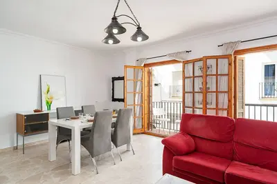 Image de Appartement central près de la plage avec fibre optique et terrasse ; animaux admis