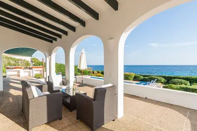 Image de Vue idyllique sur la mer et piscine - Villa Thalassa