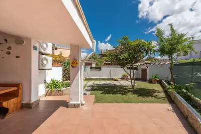 Image de Maison de vacances \"Casa Marisol\" sur la plage avec jardin, terrasse et Wi-Fi