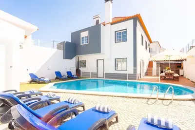 Image de Villa Sol e Mar - Villa for 8 persons with pool and near the beach of Caparica