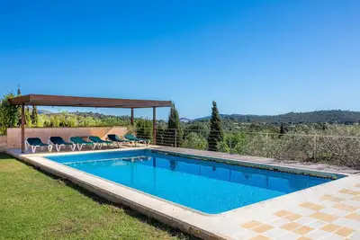 Image de Belle maison de campagne avec piscine, Wi-Fi, balcon et terrasse ; Parking disponible