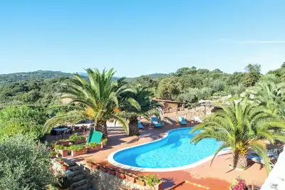 Image de Un lieu de vacances fantastique avec piscine - Résidence Villa Smeralda 1