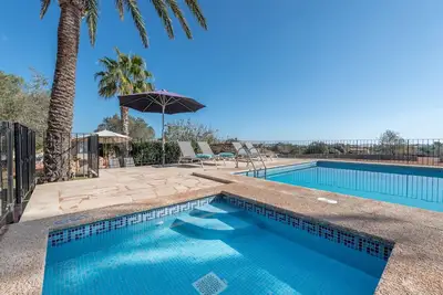 Belle maison de campagne avec 2 piscines, Wi-Fi, climatisation