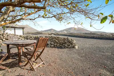 Image de Petite maison rurale en pierre \"Estudio Pu\" avec vue sur le volcan, jardin et Wi-Fi