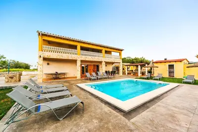 Image de À proximité de la plage avec piscine – Villa Damián 6