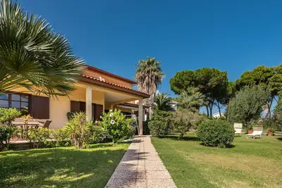Image de Spacieuse villa Ro avec vue sur la mer, vue sur les montagnes, Wi-Fi, balcon