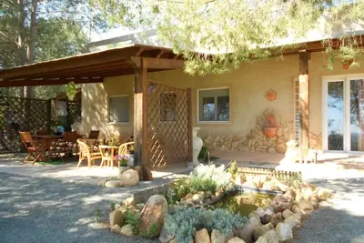 Image de Maison de vacances idyllique Beatrice avec jardin et terrasse ; parking disponible.