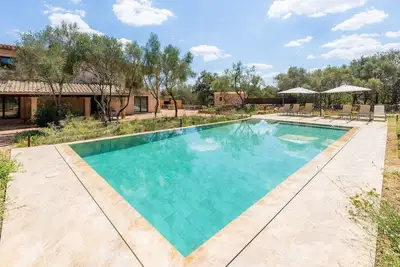 Image de Fantastique maison de campagne Can Madís avec piscine, jardin, terrasse et vue sur les montagnes