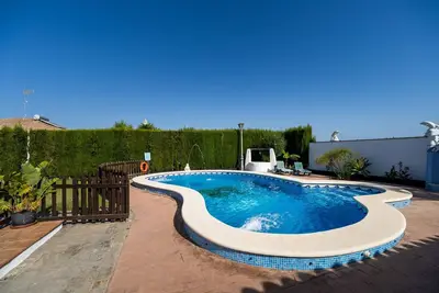Image de Holiday Home Cortijo Entrepinares with Pool, Wi-Fi, Garden & Terrace; Parking Available