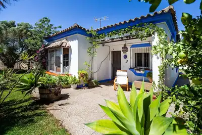 Image de Air-Conditioned Home with Pool, Terrace, Garden & Wi-Fi ; Pets Allowed