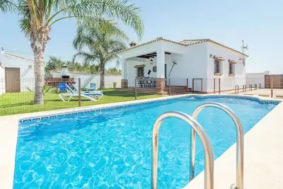 Image de Maison de vacances \"Villa Conilsur\" dans un cadre paisible avec Wi-Fi