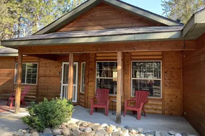 Image de Emplacement, emplacement, emplacement! Parc et terrain de golf Ponderosa, un rêve de conifères!