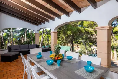 Image de Villa spacieuse \"Casa de Cala Gat\" avec vue sur mer, montagne, Wi-Fi, jardin et terrasse ; Parking disponible