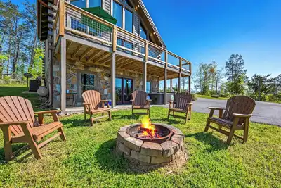Image de Vue Cabine Familiale Sans Routes effrayantes! THÉÂTRE, Arcade, Hot Tub