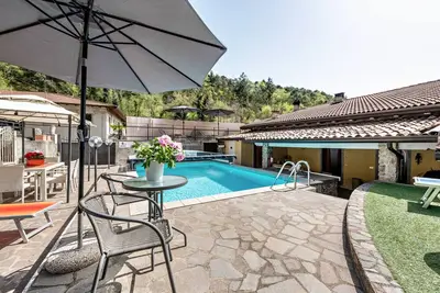 Image de Appartement \"Résidence Tatiana A1\" avec piscine, terrasse, vue sur les montagnes et Wi-Fi