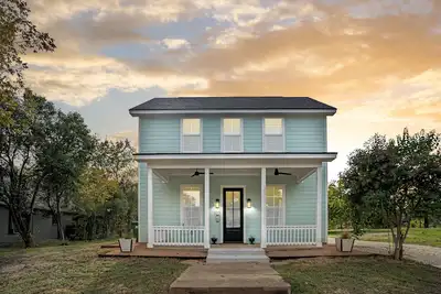 Image de Haven House Waco, une magnifique retraite au coeur de la ville